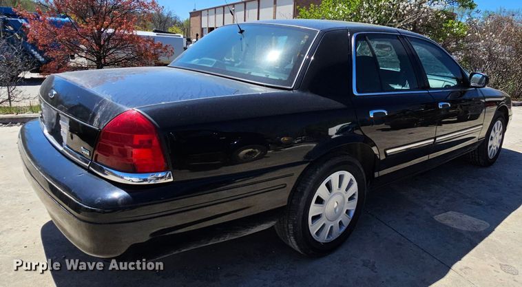 image for item MI9472 2009 Ford Crown Victoria Police Interceptor