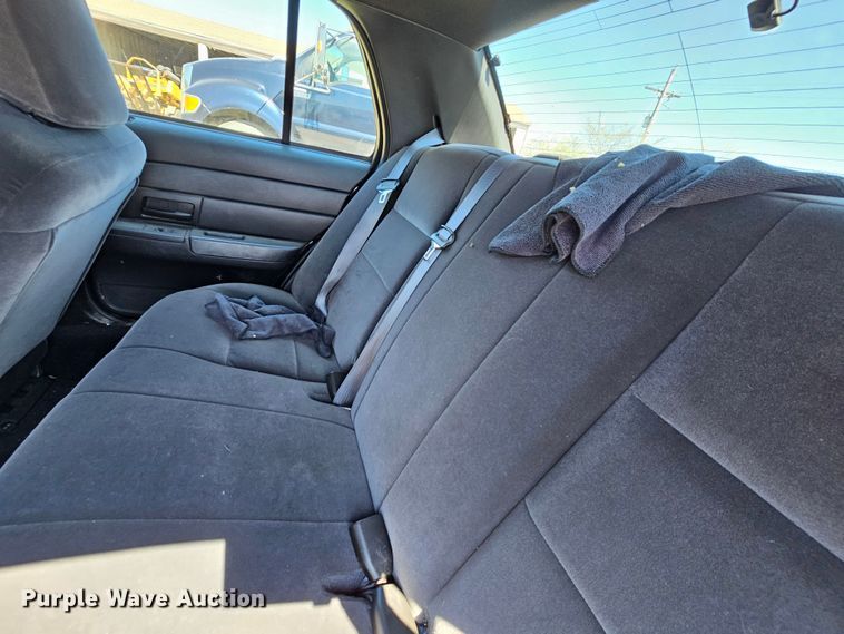 image for item MI9472 2009 Ford Crown Victoria Police Interceptor