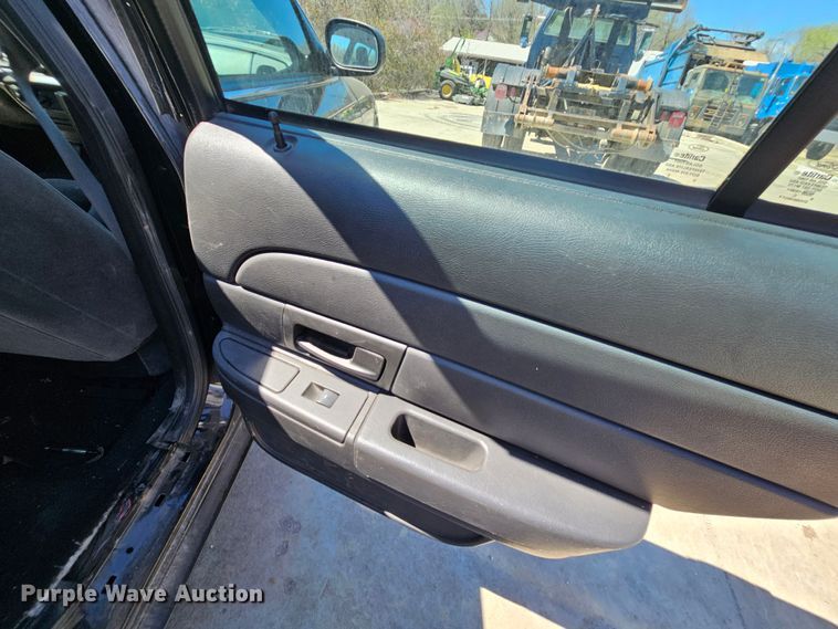 image for item MI9472 2009 Ford Crown Victoria Police Interceptor