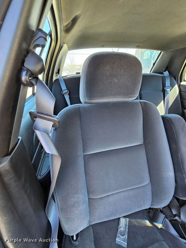 image for item MI9472 2009 Ford Crown Victoria Police Interceptor