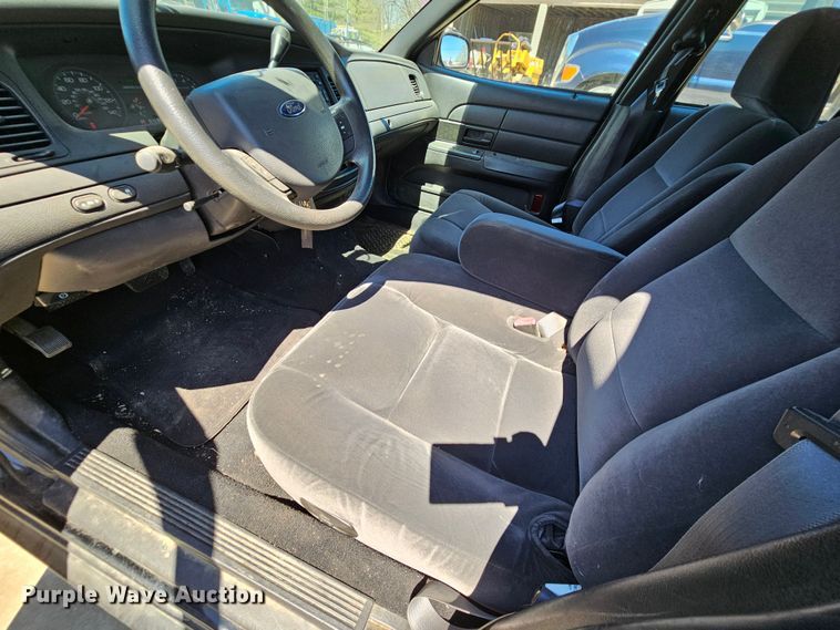 image for item MI9472 2009 Ford Crown Victoria Police Interceptor