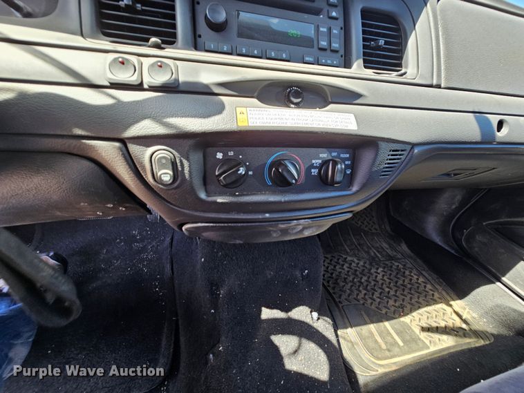 image for item MI9472 2009 Ford Crown Victoria Police Interceptor