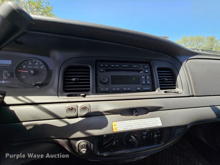 image for item MI9472 2009 Ford Crown Victoria Police Interceptor