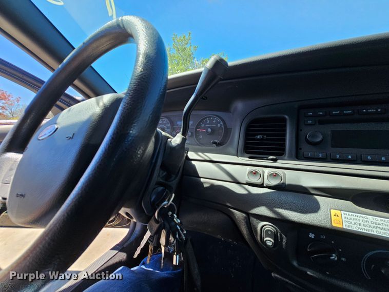 image for item MI9472 2009 Ford Crown Victoria Police Interceptor