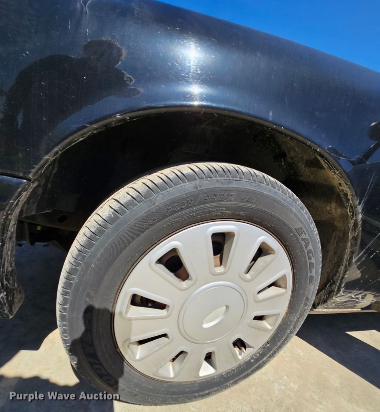 image for item MI9472 2009 Ford Crown Victoria Police Interceptor