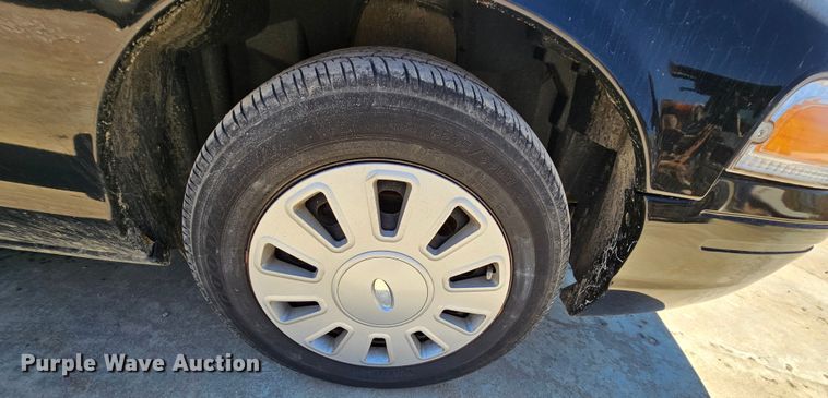 image for item MI9472 2009 Ford Crown Victoria Police Interceptor