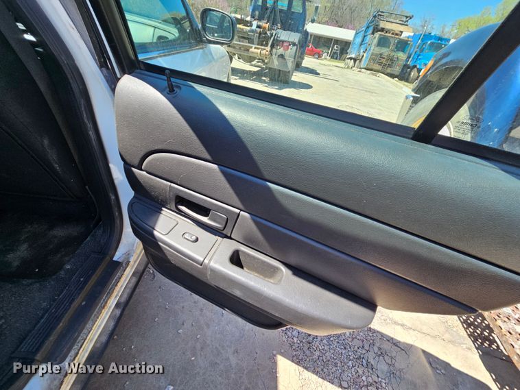 image for item MI9473 2008 Ford Crown Victoria Police Interceptor