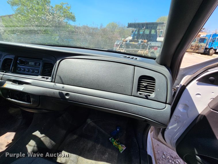 image for item MI9473 2008 Ford Crown Victoria Police Interceptor