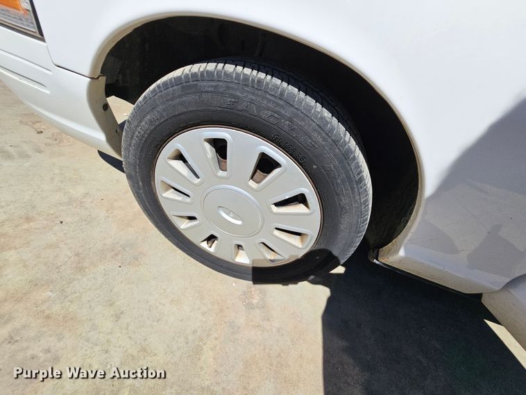 image for item MI9473 2008 Ford Crown Victoria Police Interceptor