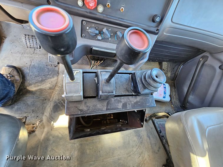 image for item MI9475 2010 Freightliner Business Class M2  semi truck