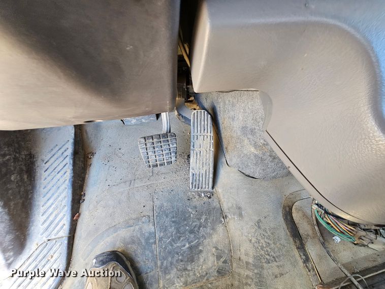 image for item MI9475 2010 Freightliner Business Class M2  semi truck