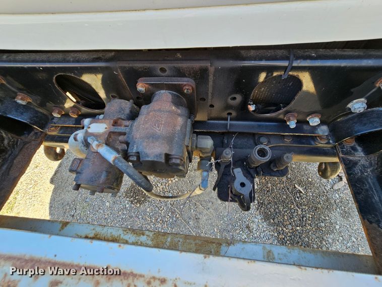 image for item MI9475 2010 Freightliner Business Class M2  semi truck