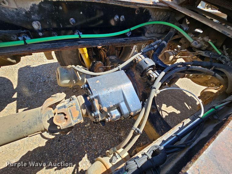 image for item MI9475 2010 Freightliner Business Class M2  semi truck