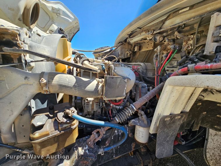 image for item MI9475 2010 Freightliner Business Class M2  semi truck