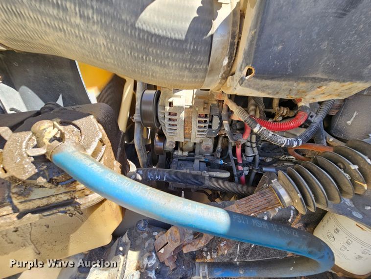 image for item MI9475 2010 Freightliner Business Class M2  semi truck