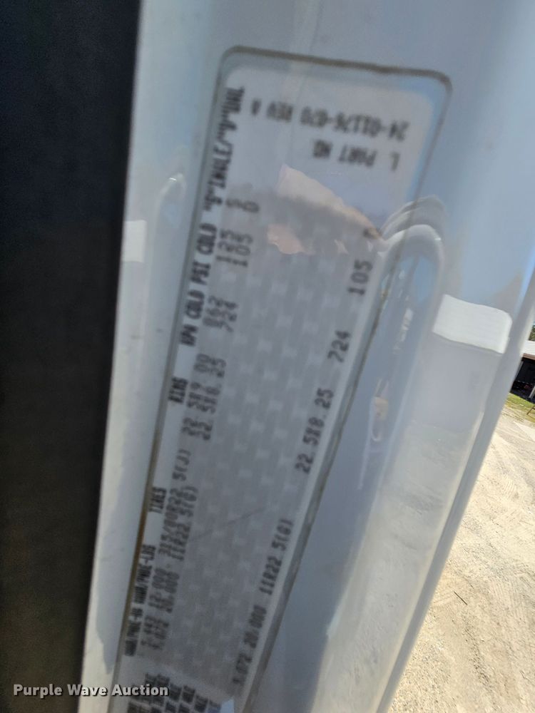 image for item MI9475 2010 Freightliner Business Class M2  semi truck