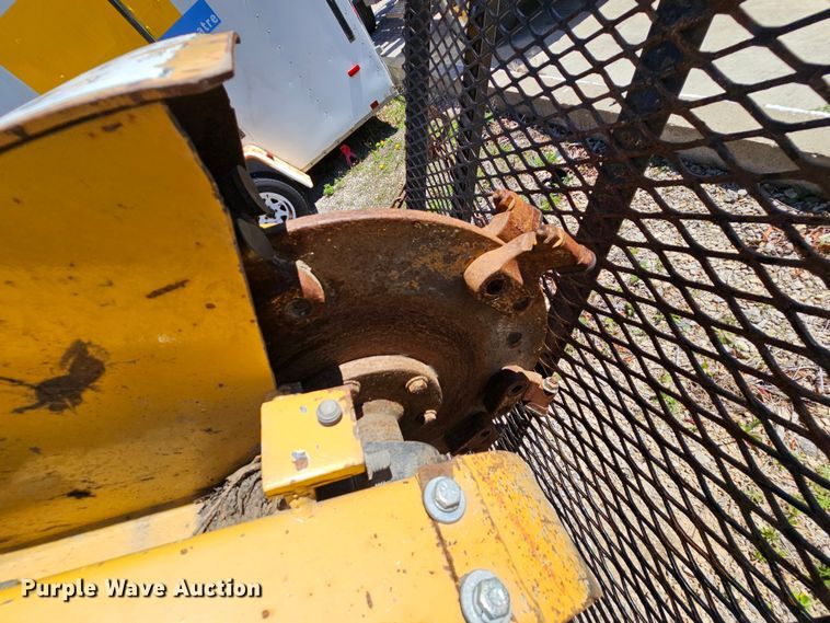 image for item MI9479 2001 Vermeer SC252  stump grinder