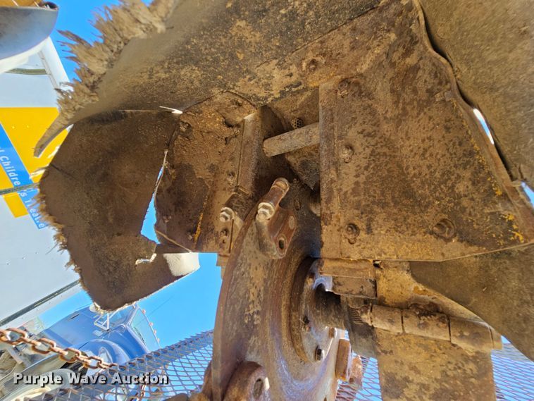 image for item MI9479 2001 Vermeer SC252  stump grinder