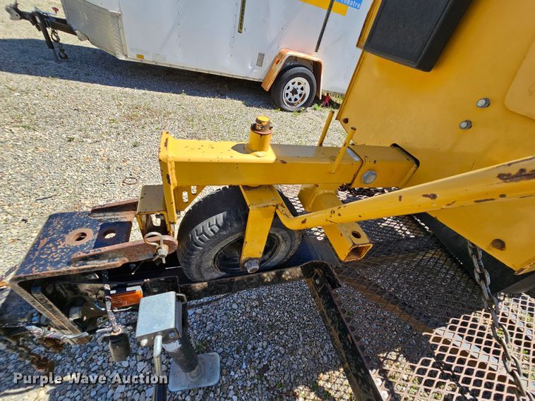 image for item MI9479 2001 Vermeer SC252  stump grinder