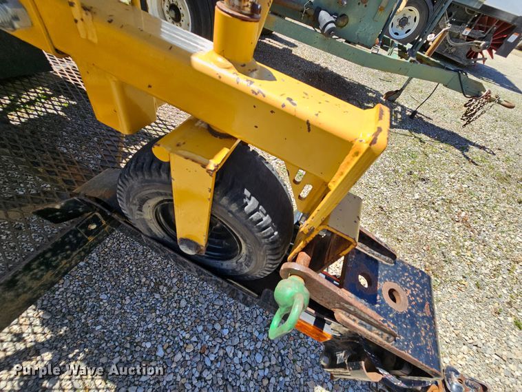 image for item MI9479 2001 Vermeer SC252  stump grinder