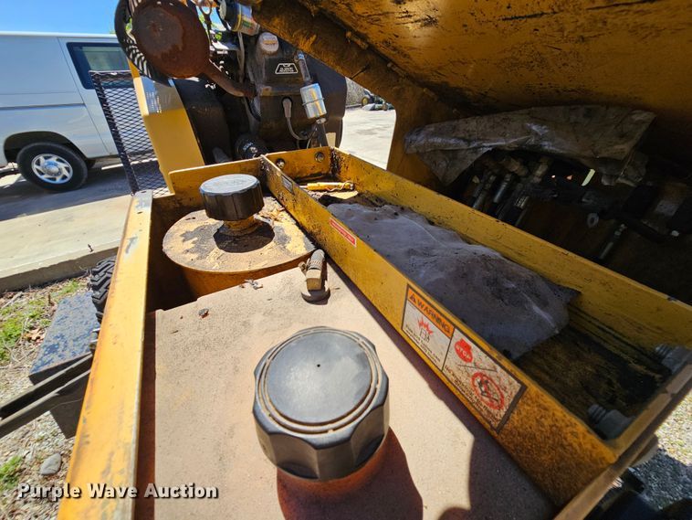 image for item MI9479 2001 Vermeer SC252  stump grinder