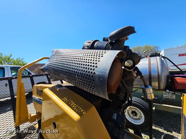 image for item MI9479 2001 Vermeer SC252  stump grinder