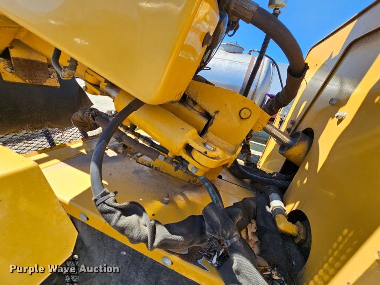 image for item MI9479 2001 Vermeer SC252  stump grinder