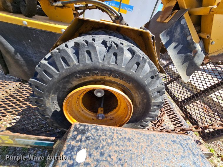 image for item MI9479 2001 Vermeer SC252  stump grinder