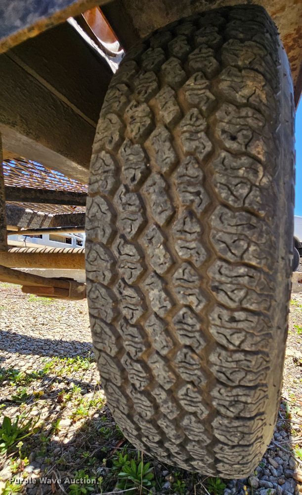 image for item MI9479 2001 Vermeer SC252  stump grinder