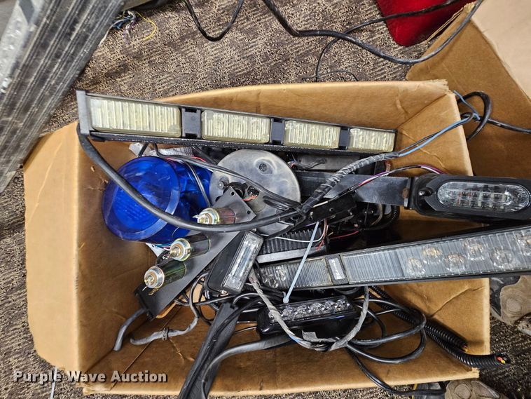 image for item MI9488 Emergency vehicle equipment