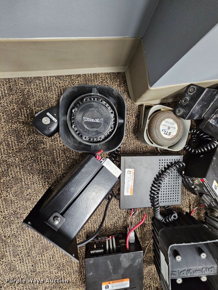 image for item MI9488 Emergency vehicle equipment