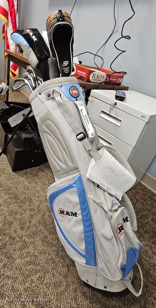 image for item MI9493 Golf clubs