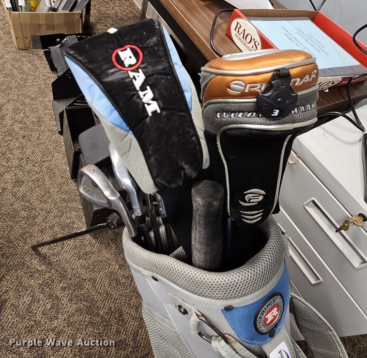 image for item MI9493 Golf clubs