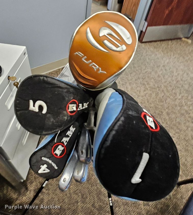 image for item MI9493 Golf clubs