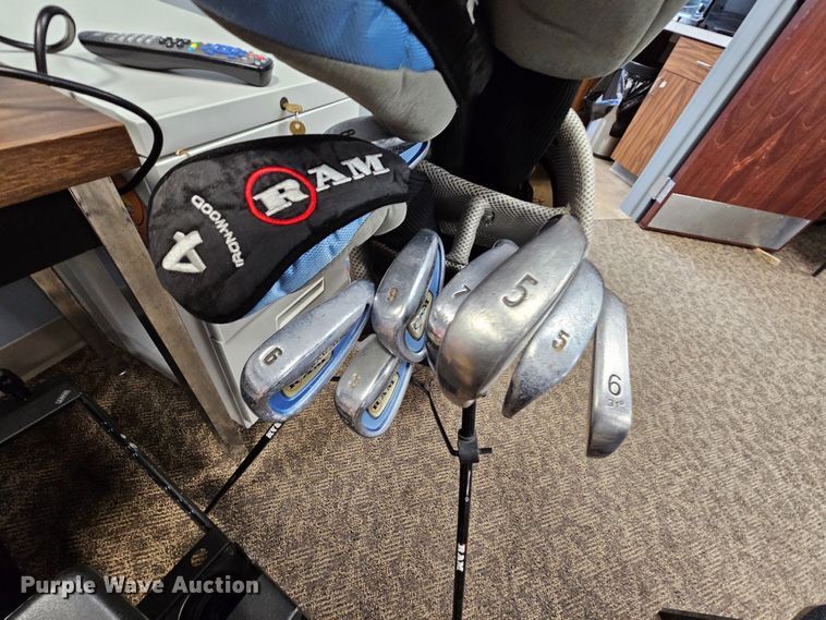 image for item MI9493 Golf clubs