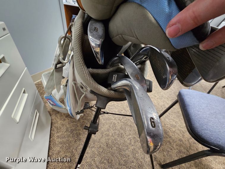 image for item MI9493 Golf clubs