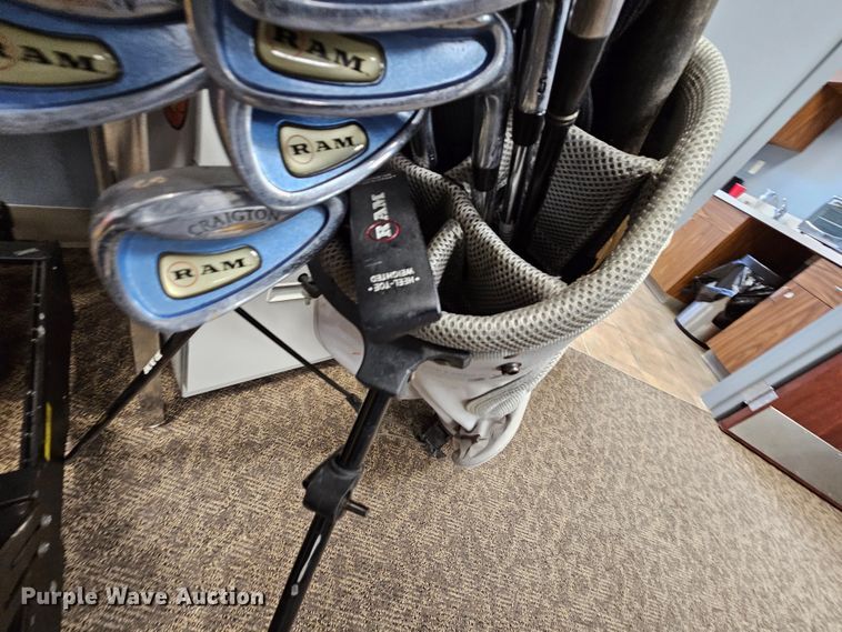 image for item MI9493 Golf clubs