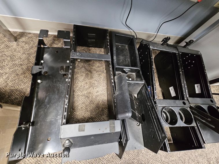 image for item MI9494 Emergency vehicle equipment