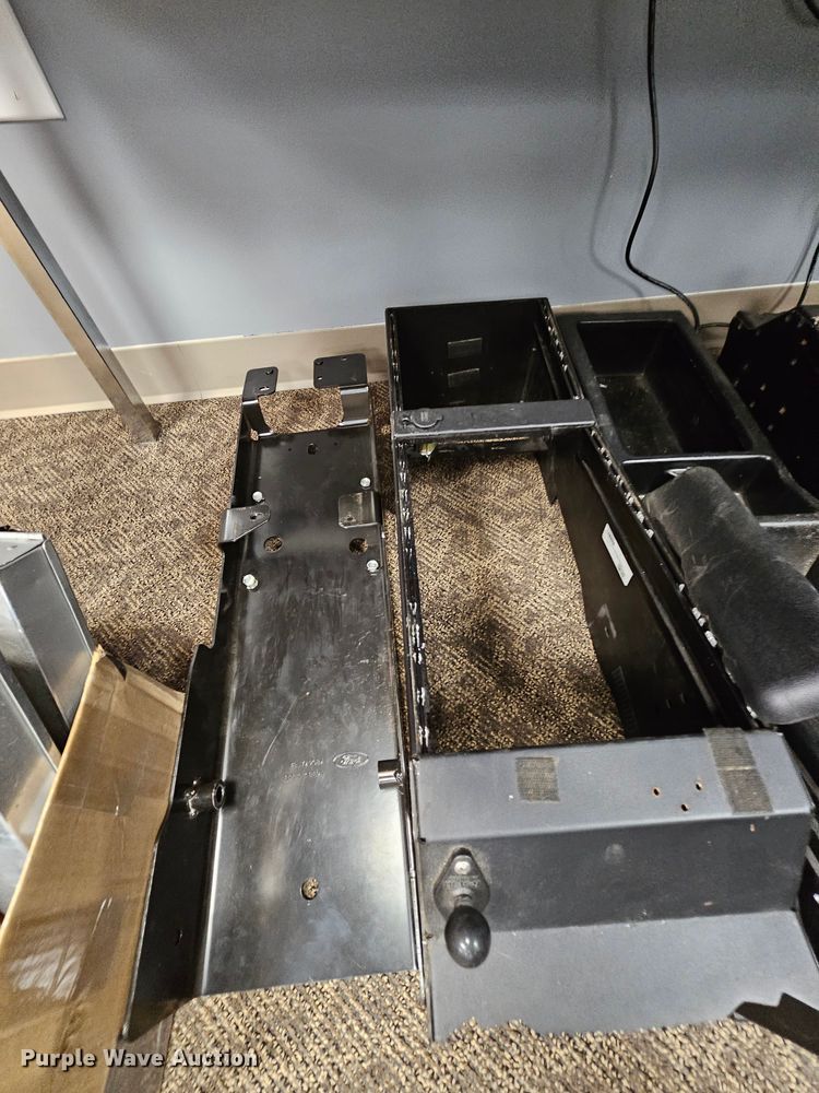 image for item MI9494 Emergency vehicle equipment