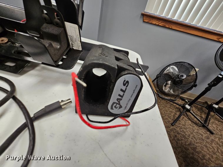 image for item MI9495 Emergency vehicle equipment