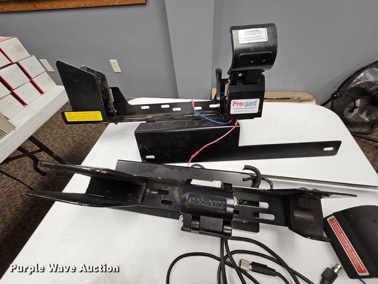 image for item MI9495 Emergency vehicle equipment