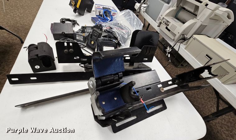 image for item MI9495 Emergency vehicle equipment