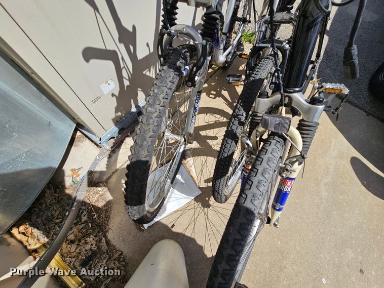 image for item MI9501 (3) bicycles