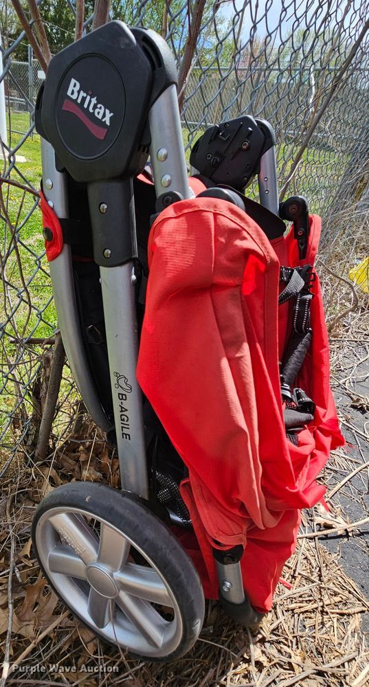 image for item MI9504 Britax stroller