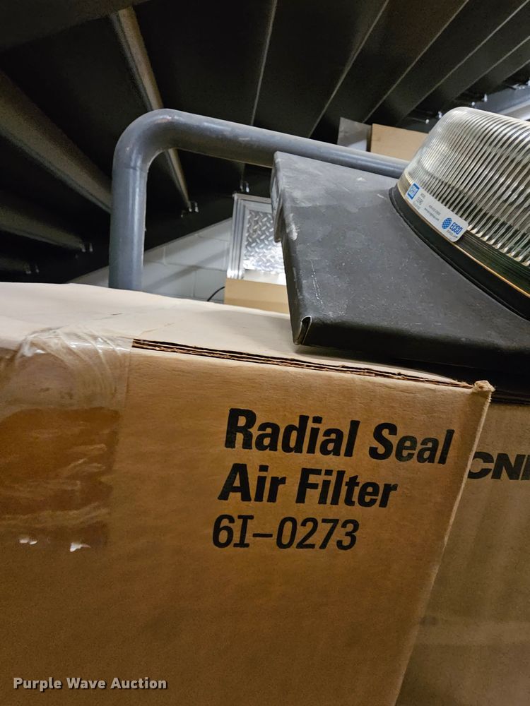 image for item MI9523 Truck parts and accessories