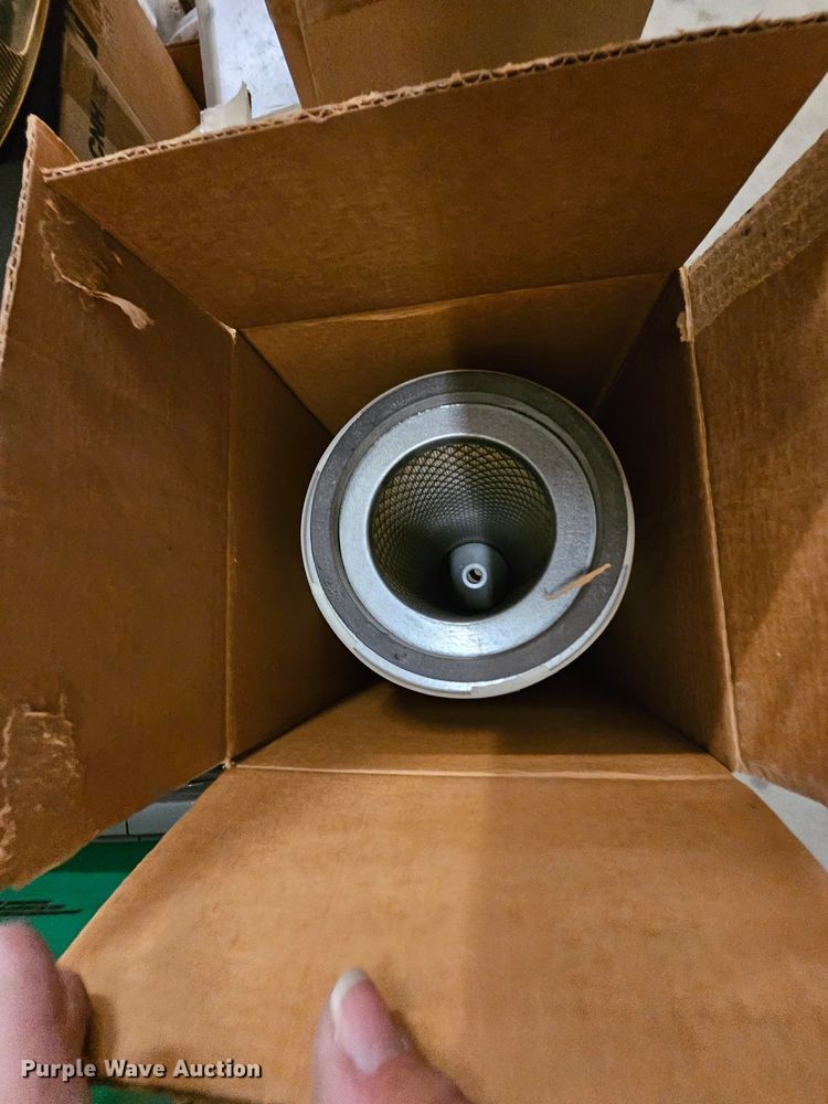 image for item MI9523 Truck parts and accessories