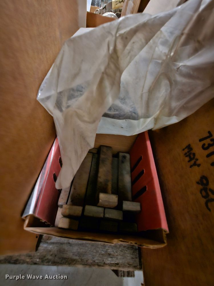 image for item MI9523 Truck parts and accessories