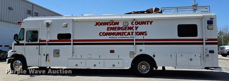 image for item MI9524 2004 Freightliner MT55  mobile command center