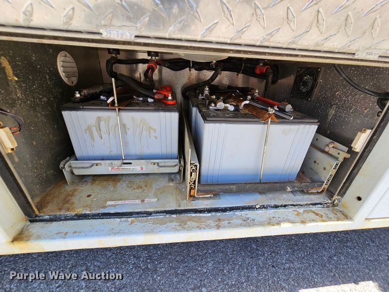 image for item MI9524 2004 Freightliner MT55  mobile command center