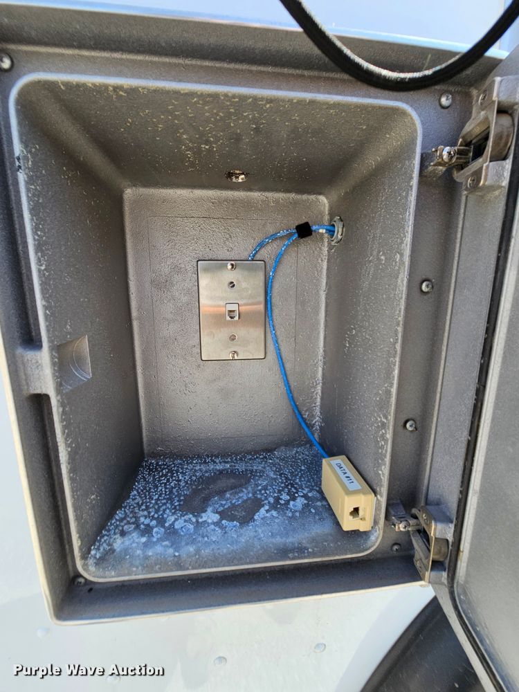 image for item MI9524 2004 Freightliner MT55  mobile command center